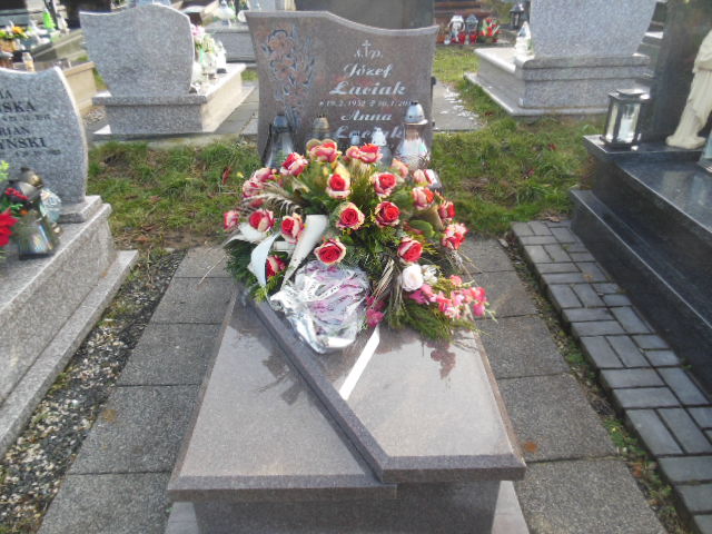 Anna ŁACIAK 1950 Bielsko-Biała - Grobonet - Wyszukiwarka osób pochowanych