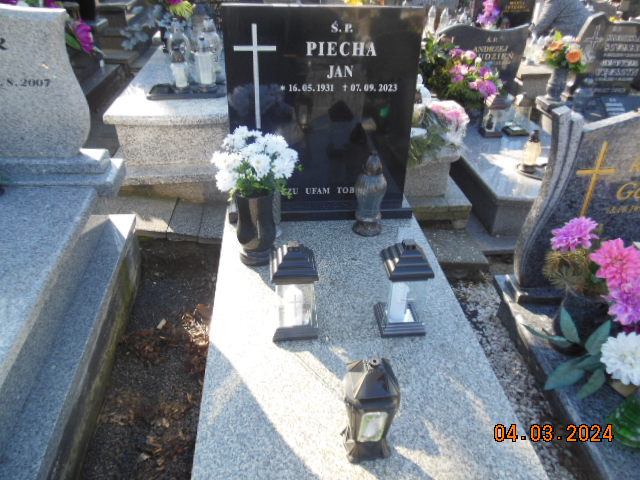 Jan PIECHA 1931 Bielsko-Biała - Grobonet - Wyszukiwarka osób pochowanych